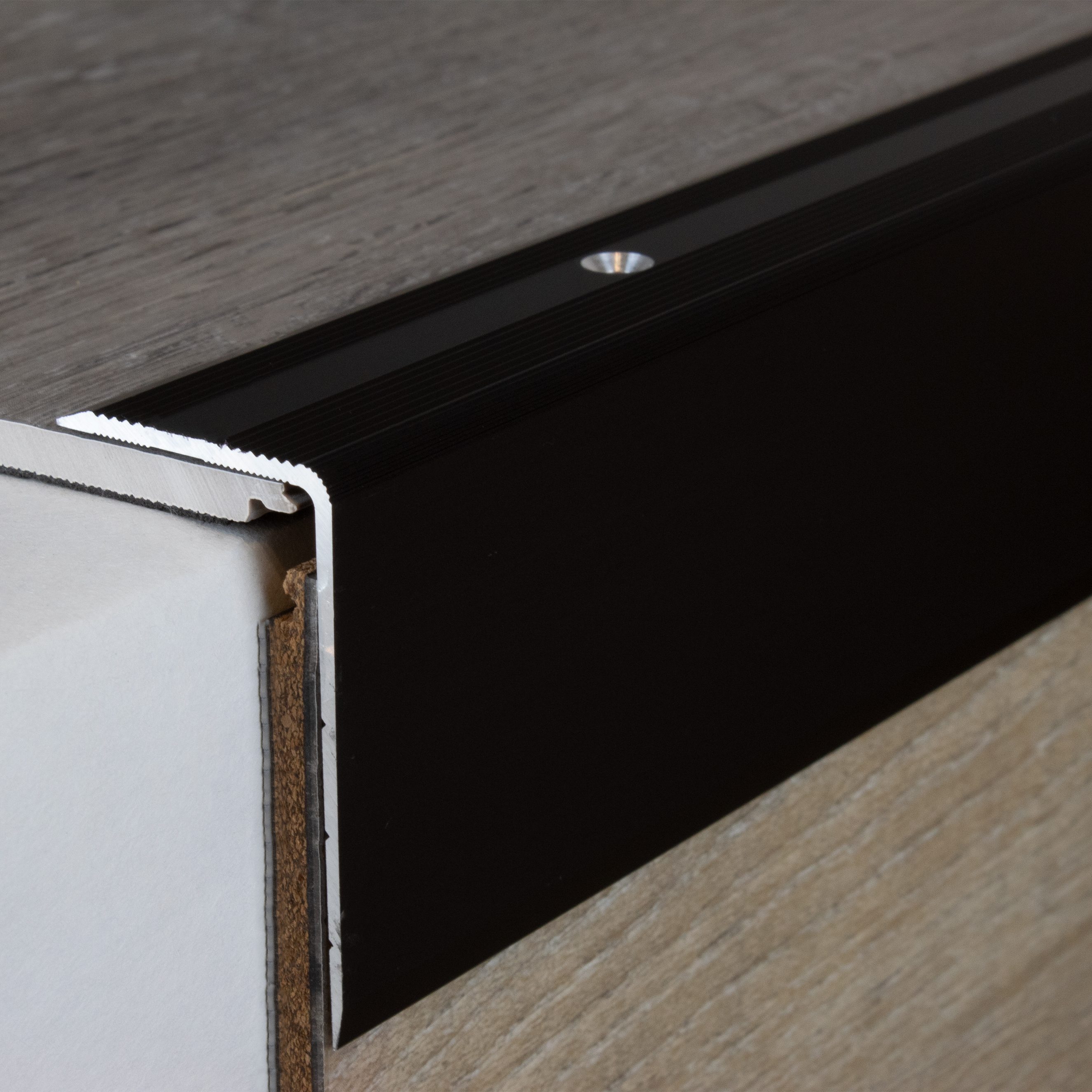 Treppenkanten- & Winkelprofile Breite 30 mm Höhe 22 - 52 mm Materialstärke: 2 mm PROVISTON