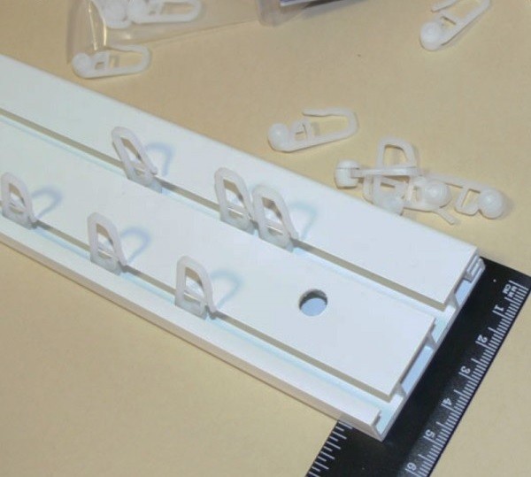 Faltenhaken mit Rollring für Gardinenschiene / Vorhangschiene