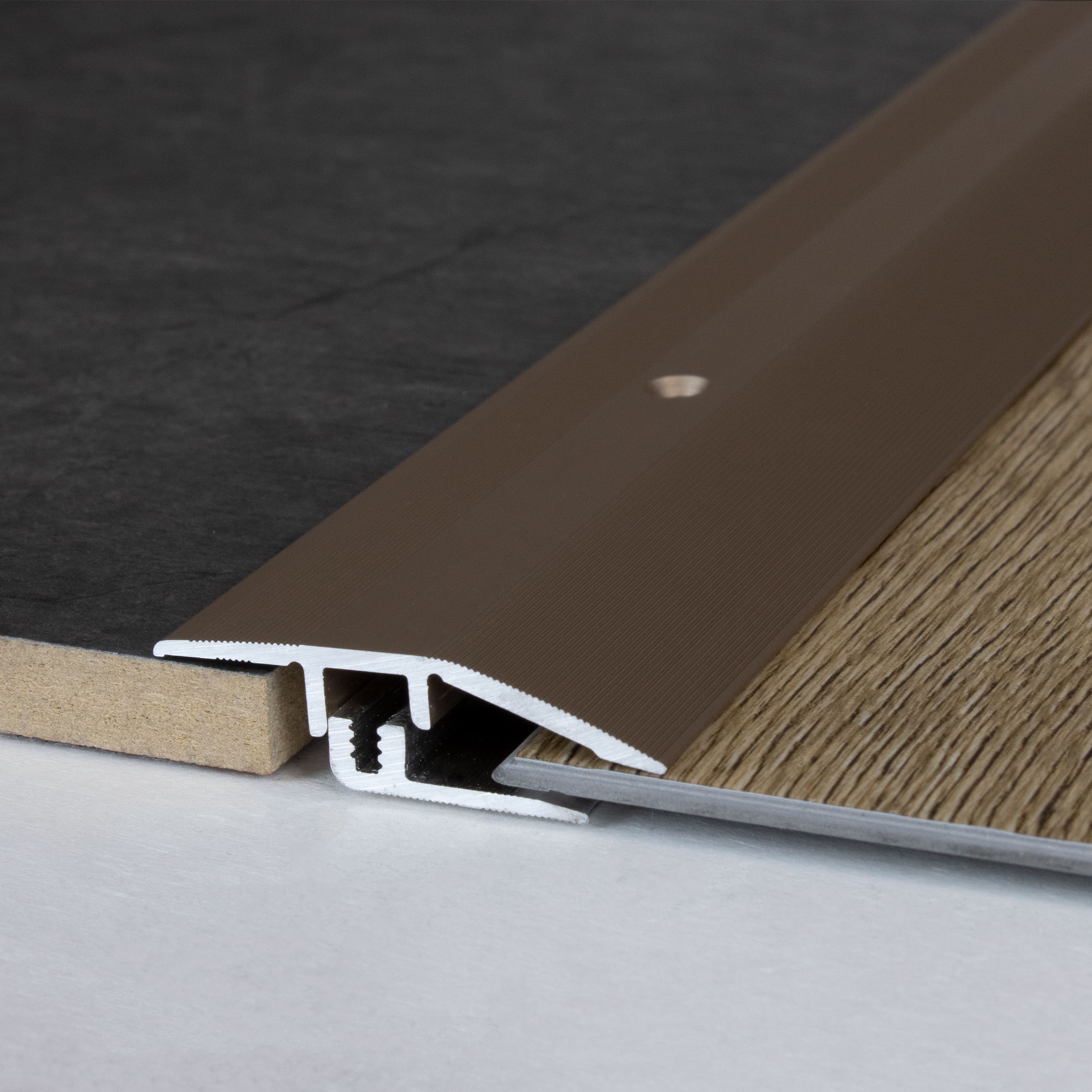 Auer Höhen- & Anpassungsprofile Kingston B 40 mm Einfasshöhe 5 - 9 mm Aluminium eloxiert