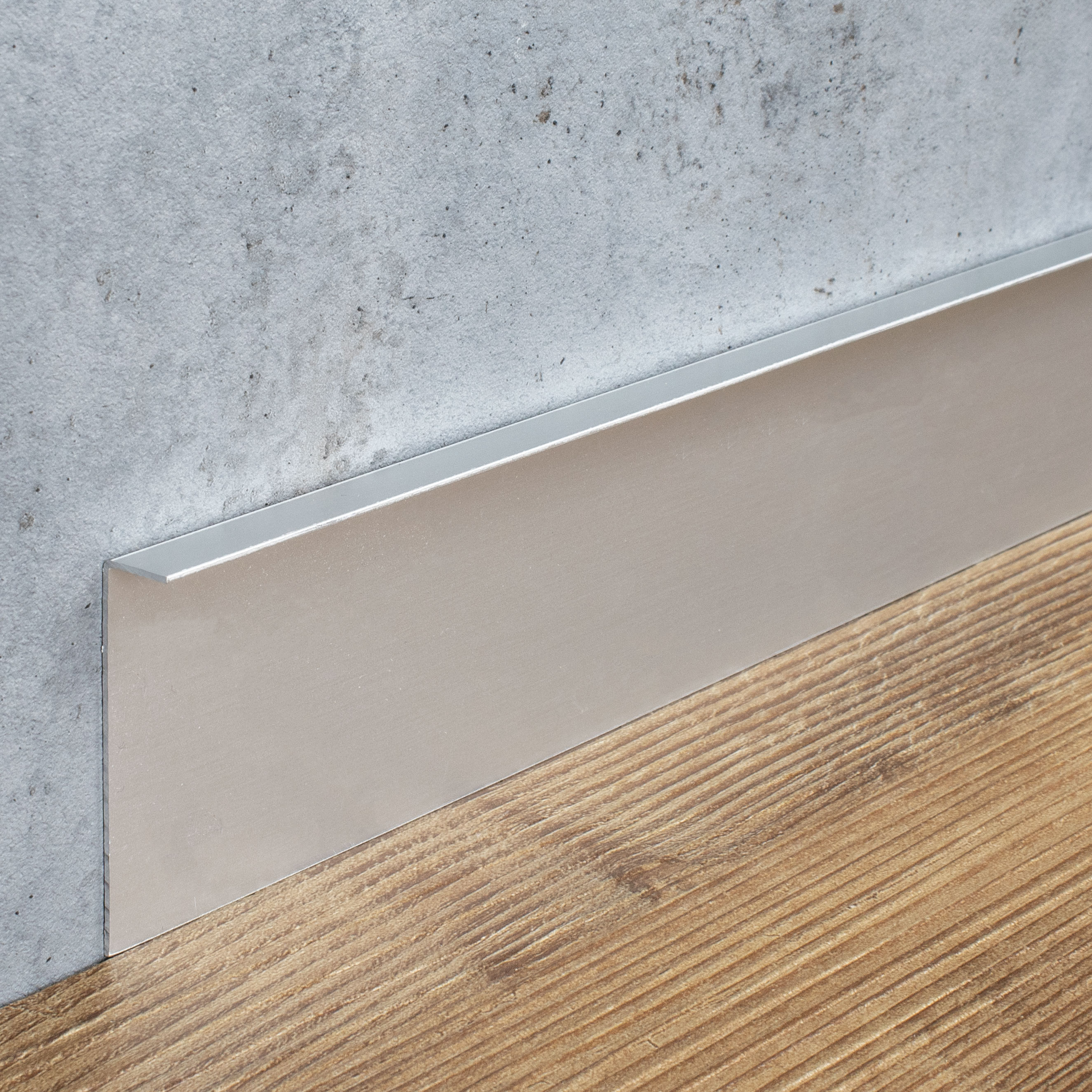 Auer Sockelleiste Metall H 40 - 100 mm B 4 - 11 mm Sockelleiste Aluminium Wasserfest