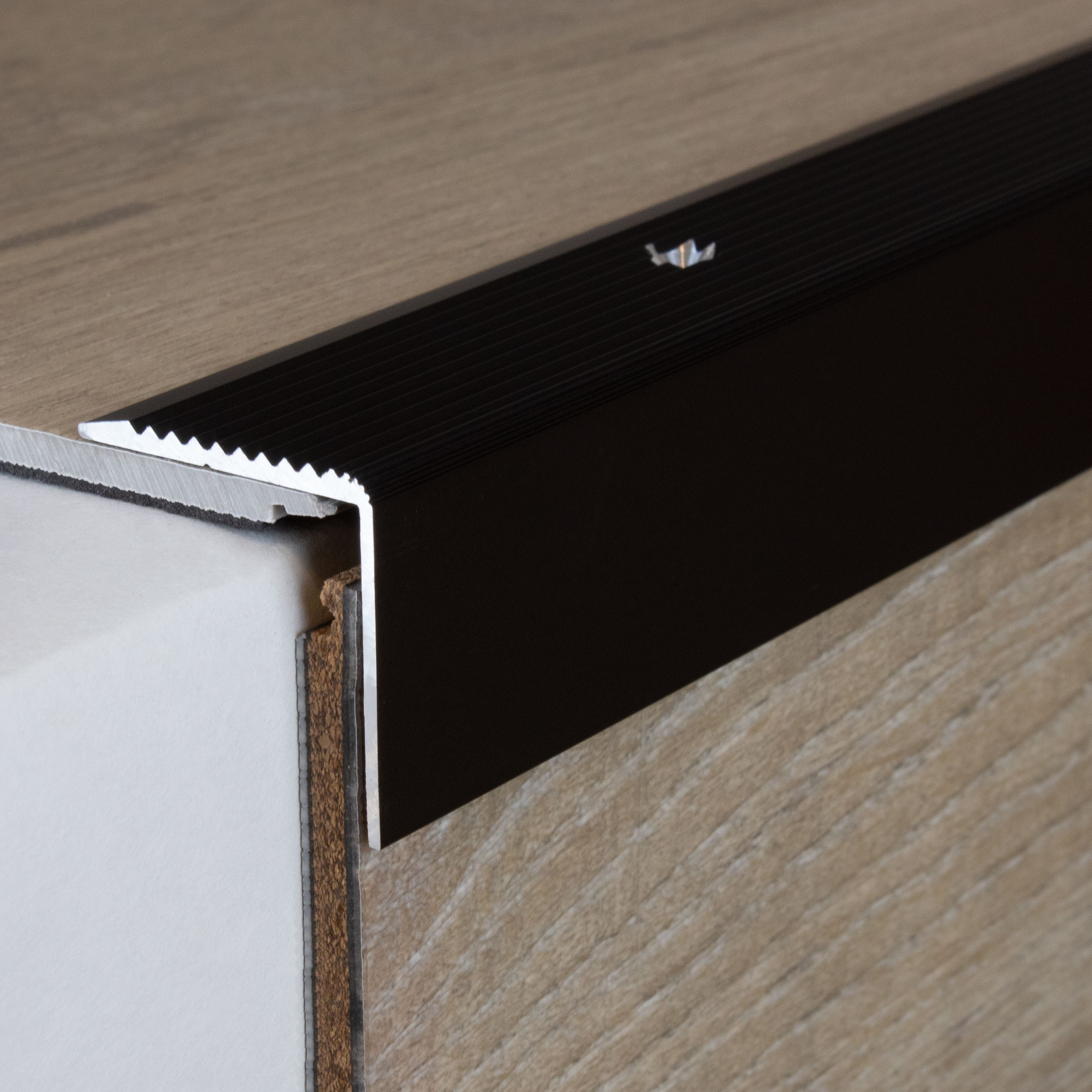 Treppenkanten- & Winkelprofile Breite 30 mm Höhe 22 - 52 mm Materialstärke: 2 mm PROVISTON