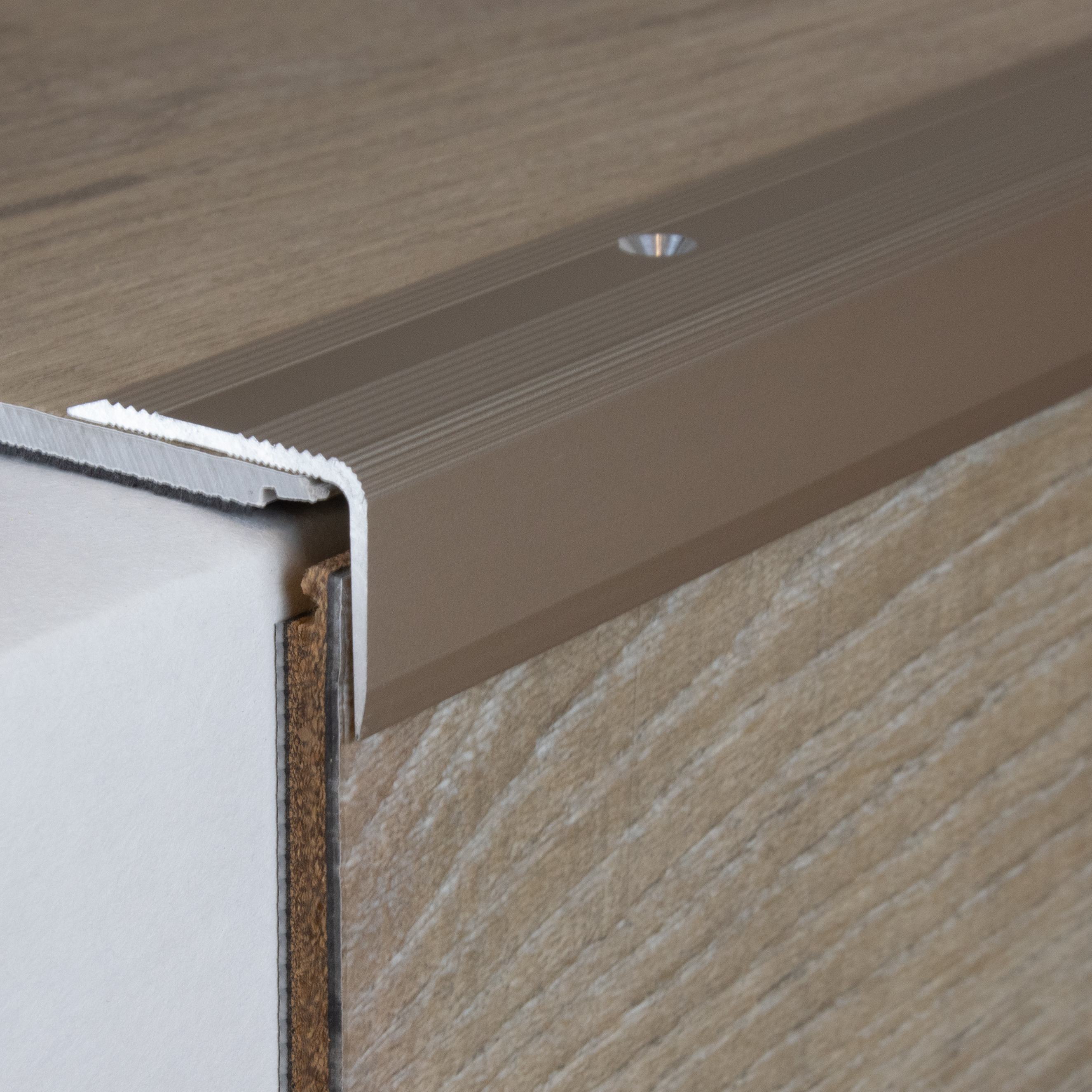 Treppenkanten- & Winkelprofile Breite 30 mm Höhe 22 - 52 mm Materialstärke: 2 mm PROVISTON