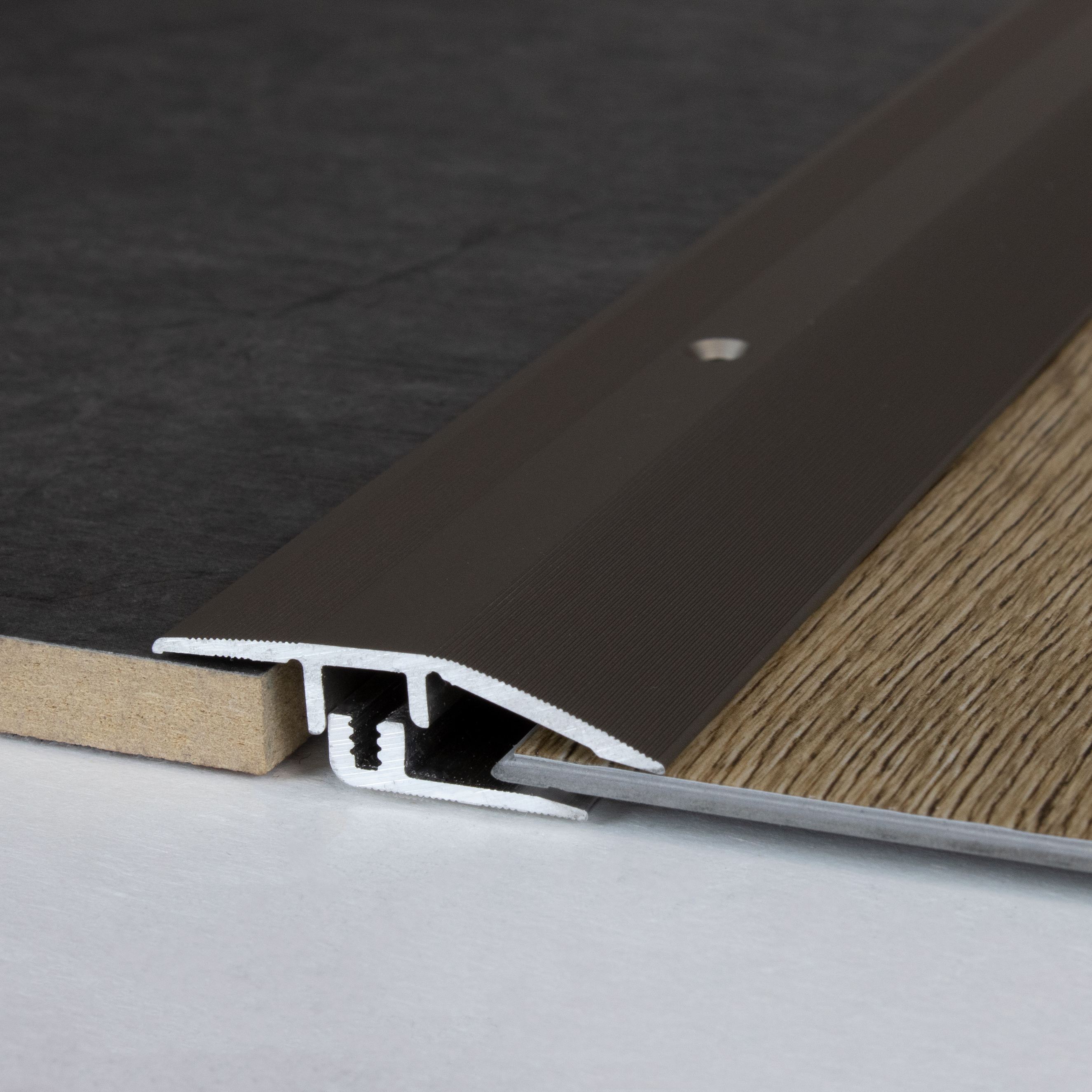 Auer Höhen- & Anpassungsprofile Kingston B 40 mm Einfasshöhe 5 - 9 mm Aluminium eloxiert