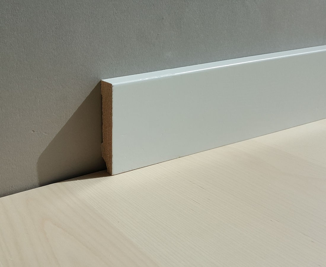 Sockelleiste / Fußleiste "Zwickau" (Massivholz - Kiefer) 6 - 8 mm - Farbe: Kiefer deckend weiß lackiert-16 mm-7 mm (Default)